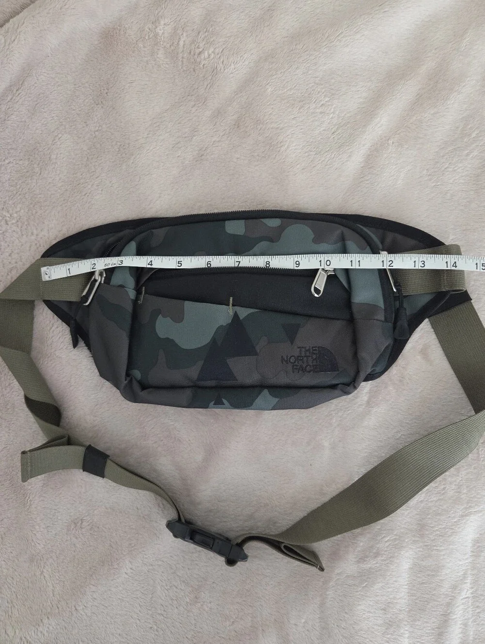 The North Face Camouflage Waist Bag Belt Bag Camo NWOT Excellent Condition